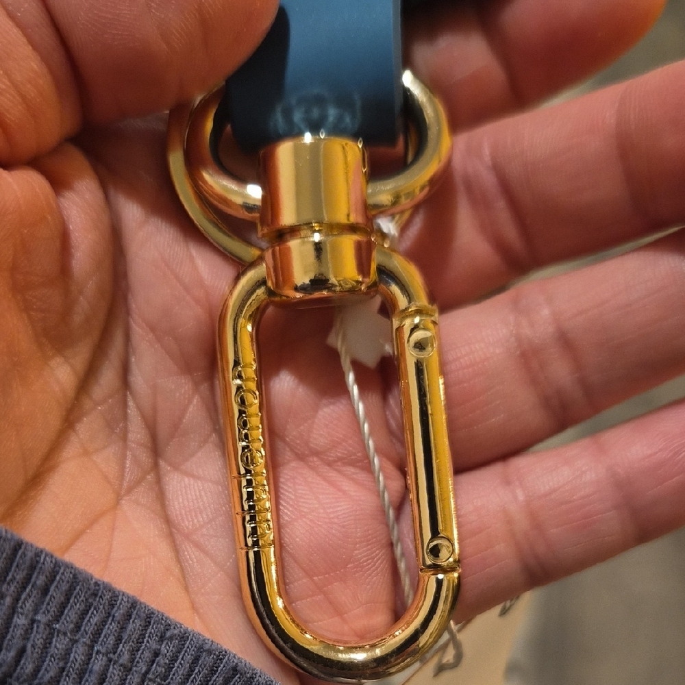 Lululemon Neverlost Keychain - Picture 4 of 5